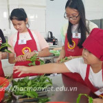 ảnh thực tế khóa học nấu ăn cho trẻ em 3 tại Học Món Việt