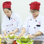 ảnh thực tế sinh viên trung cấp nấu ăn 13 trường Trung cấp Công nghệ và Quản trị Đông Đô